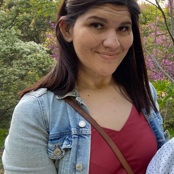 Meet your Posher, Ashley - Picture 2 of 3